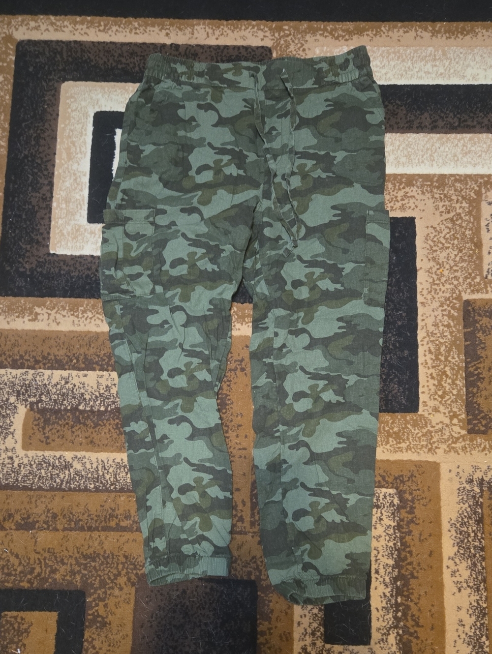 Old Navy Green Camouflage Cargo Jogger Pants - Picture 2 of 4